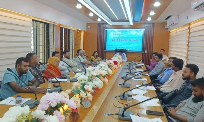 স্কুল-কলেজে শিক্ষার্থীদের মোবাইল ফোন ব্যবহার নিষিদ্ধের সিদ্ধান্ত